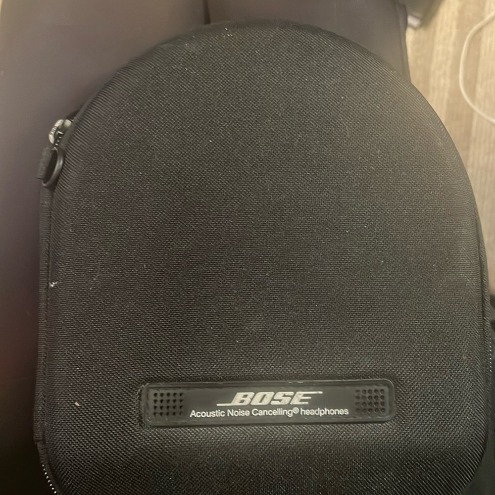 Bose, old school headphones